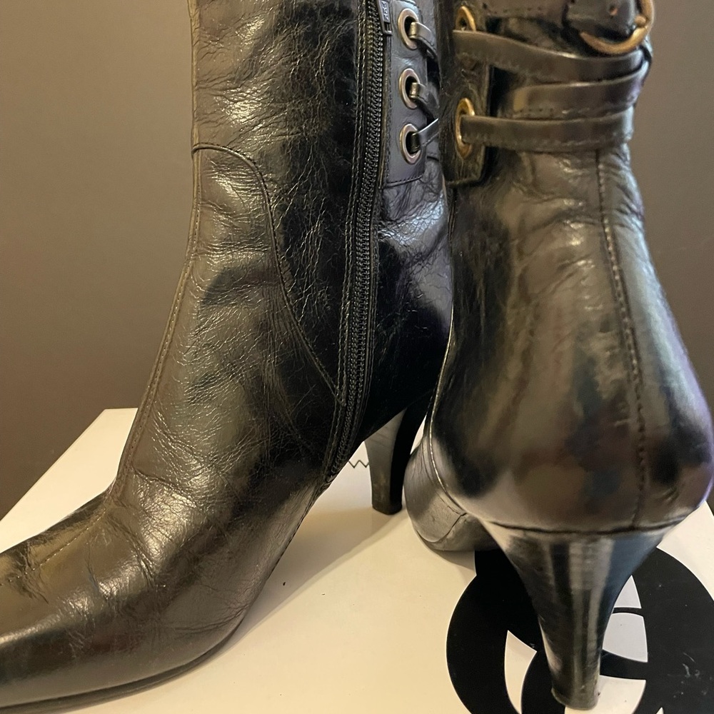 Nine West Black leather ankle boots size 6